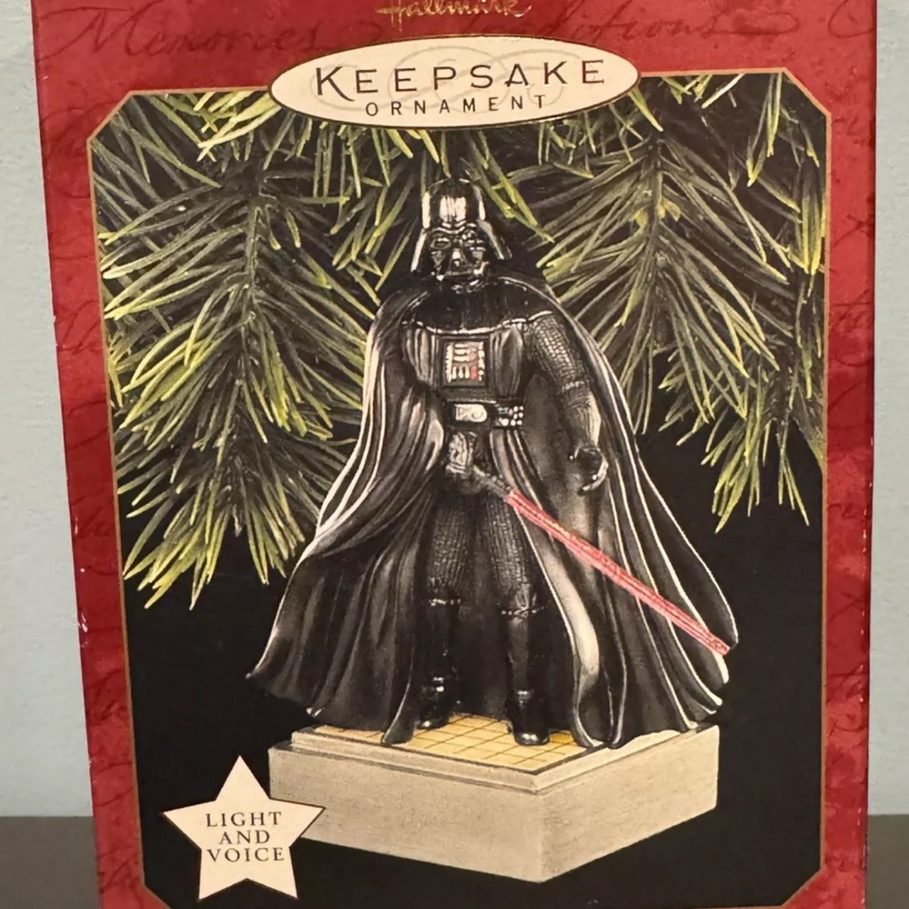 Hallmark Keepsake Ornament STAR WARS Darth Vader Magic Light & Voice 1997 NEW